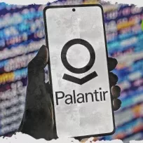 Palantir stock consolidates as UK government review of NHS data contract keeps price in tight band