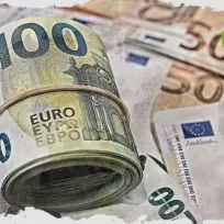 EUR/USD під тиском: сила долара та європейські ризики тиснуть на євро