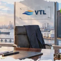 Oil trader who made billions for Vitol departs amid losses 