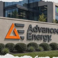 Акции Advanced Energy подскочили примерно на 3,5% после сигналов о глубокой перепроданности, вызвавших ограниченный отскок