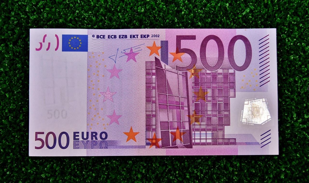 Купюра номиналом 500 евро