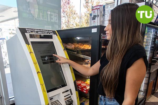 Bitcoin Depot étend son réseau de distributeurs automatiques de billets à 8 300 appareils, consolidant ainsi sa position de leader du marché Bitcoin Depot étend son réseau de distributeurs automatiques de billets à 8 300 appareils, consolidant ainsi sa position de leader du marché