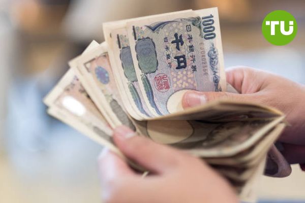 Il prezzo di USD/JPY scende sotto il livello medio di Fibonacci mentre si intensifica il sell-off