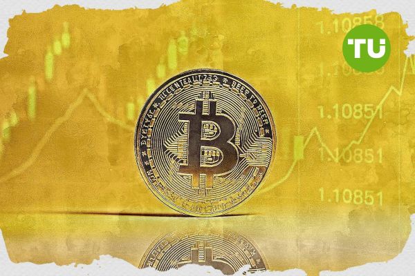 Bitcoin price prediction: BTC holds $92,443 as dollar collapse and labor weakness signal macro fragility
