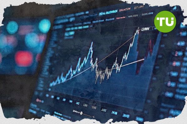 Alphabet stock trades around $320 amid rising investor confidence in Gemini-powered AI growth
