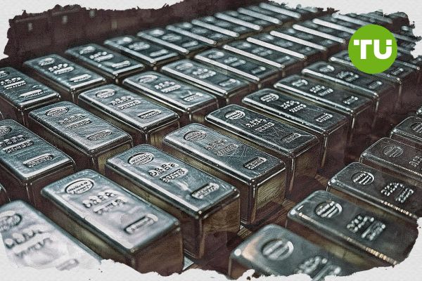 Silver breaks $100 as safe-haven demand and industrial scarcity collide