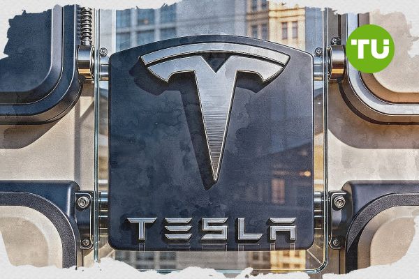 Tesla stock consolidates at $414 as Morgan Stanley flags long-term energy upside