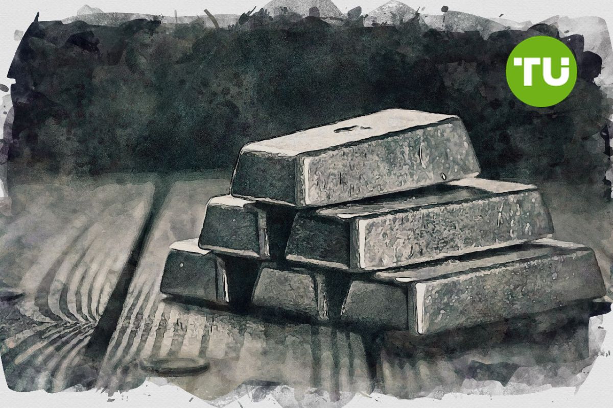 Silver price retreats to $82 with dollar strength back in control