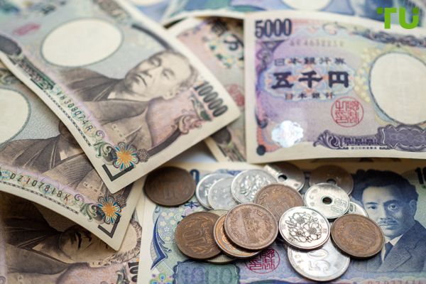 Yen falls against the dollar but strengthens against other currencies