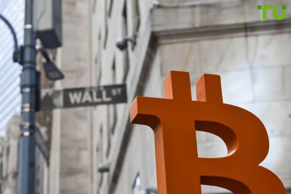Analyst warns of sideways movement in BTC price after halving