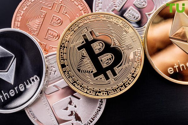 Cryptocurrencies showed a new crash: BTC fell to 62,000 dollars