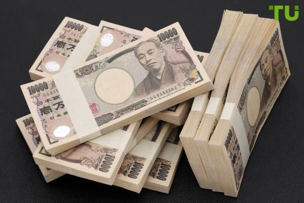 Yen plunges after Bank of Japan decides to keep interest rates on hold